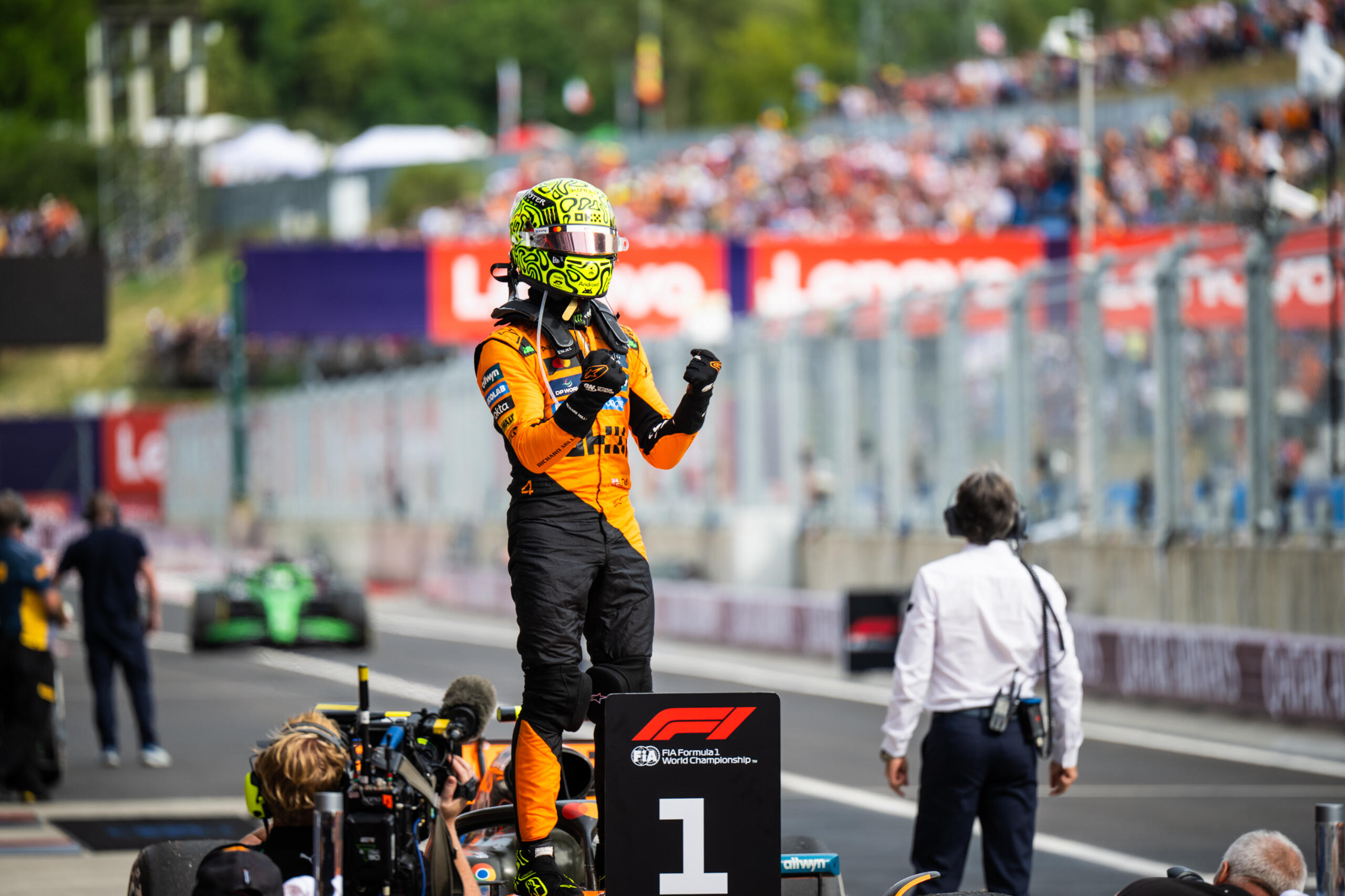 Norris wins Hungarian GP 2025 Image Name LB 20250803 F1 0107 Description Information Date: Sun 3 Aug 2025 16:37:03 Full Image: 3000 x 2000 Displayed Image: 3000 x 2000 (Full) Scaled to: 1185 x 790 File size: 2.57 MB Image number: 18 / 78 EXIF Date: Sun 3 Aug 2025 14:41:44 IPTC Creation